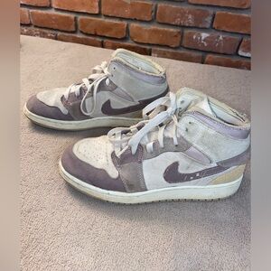 Youth Size 5 Air Jordan